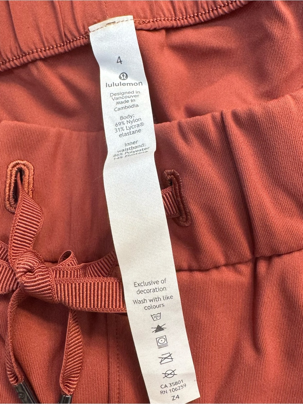 Lululemon pants - Picture 3 of 4